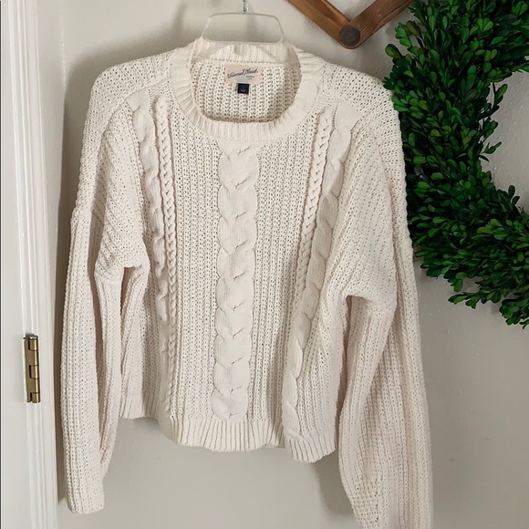 Universal Thread Cable Night Pullover 